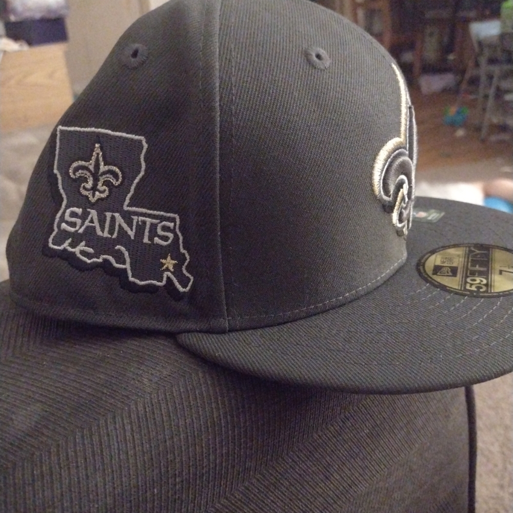 New Orleans Saints Fitted Hat NWT 7 1/4